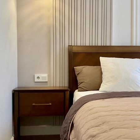 Favorit Apartments 2 Кім Безкоштовна Парковка Центр З Балконом Не Далеко Від Ж Д Вокзалу Звітні Документи Λβιβ Εξωτερικό φωτογραφία