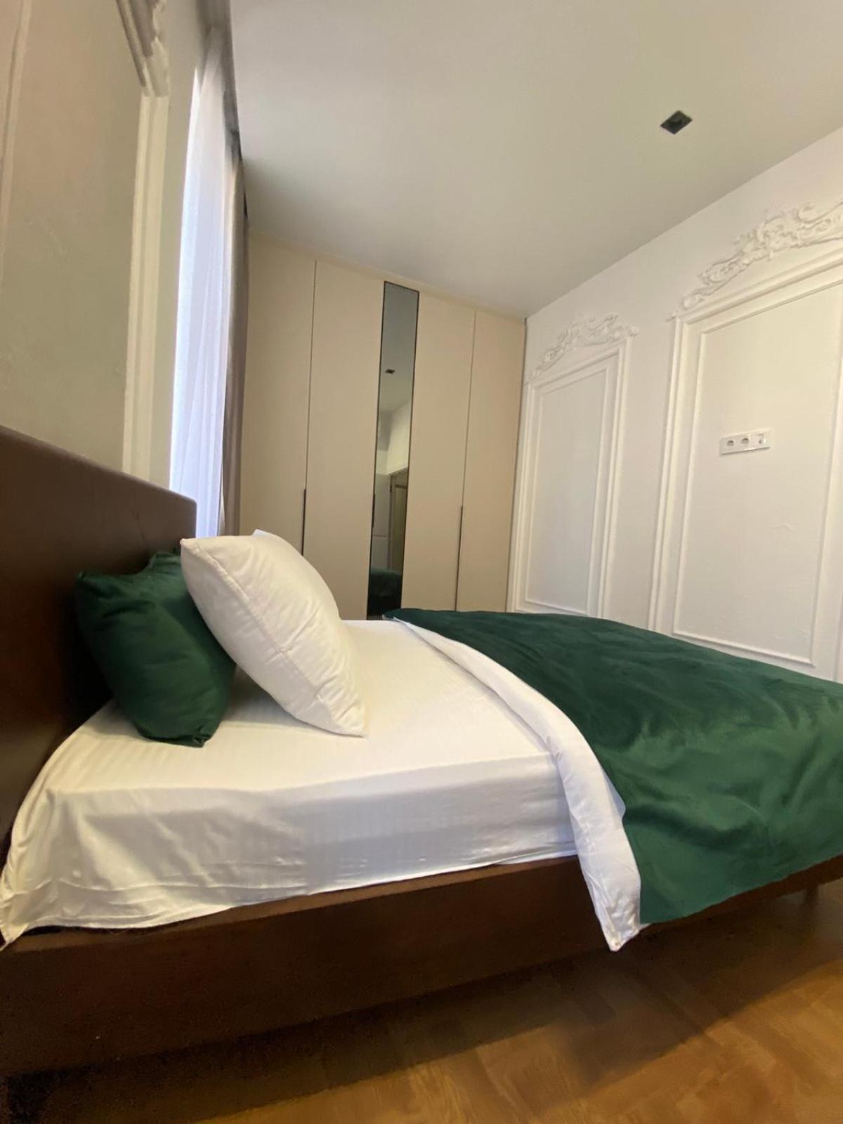 Favorit Apartments 2 Кім Безкоштовна Парковка Центр З Балконом Не Далеко Від Ж Д Вокзалу Звітні Документи Λβιβ Εξωτερικό φωτογραφία