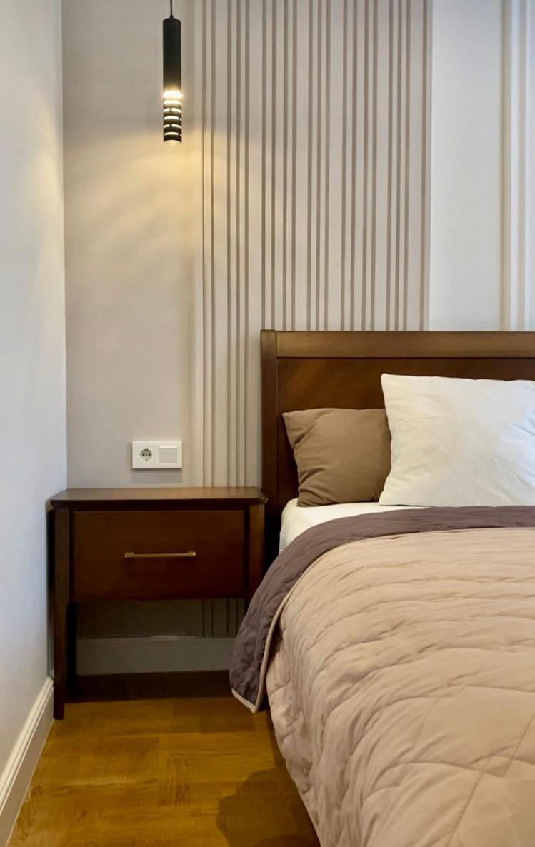Favorit Apartments 2 Кім Безкоштовна Парковка Центр З Балконом Не Далеко Від Ж Д Вокзалу Звітні Документи Λβιβ Εξωτερικό φωτογραφία