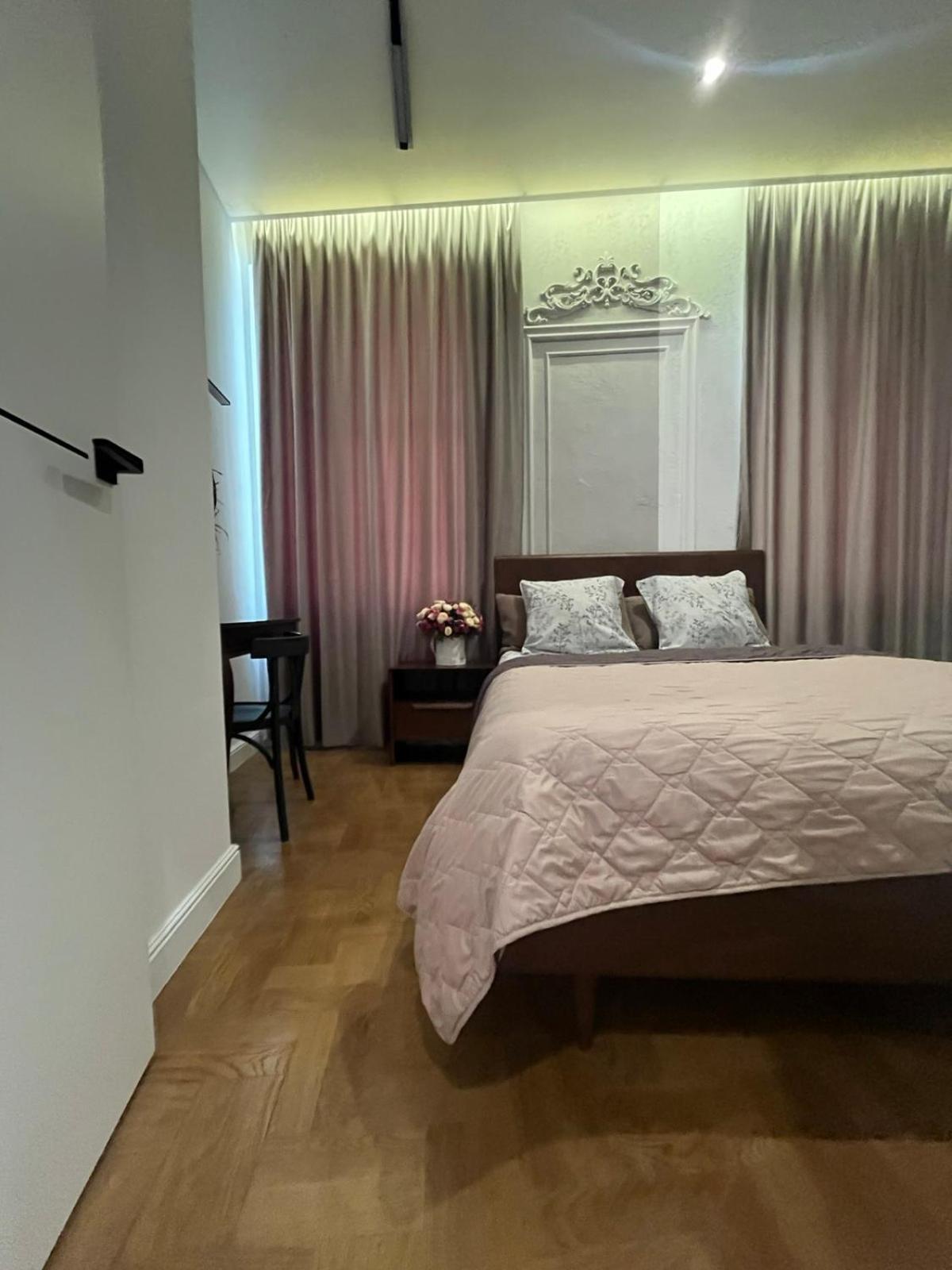 Favorit Apartments 2 Кім Безкоштовна Парковка Центр З Балконом Не Далеко Від Ж Д Вокзалу Звітні Документи Λβιβ Εξωτερικό φωτογραφία